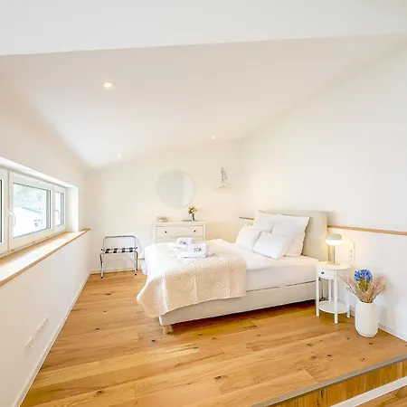 Hinterhof-juwel Mit Kueche Und Smart-tv