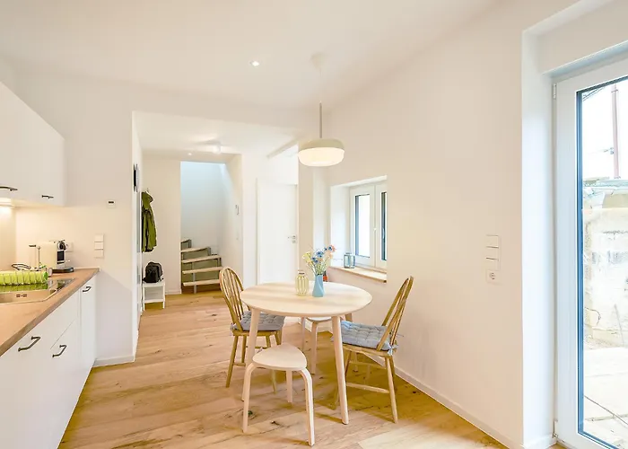 Hinterhof-juwel Mit Kueche Und Smart-tv Apartmán *